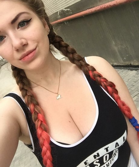 latina épaisse uniquementfans sexy érotique galerie