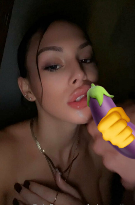 kekemedina étoile nue img