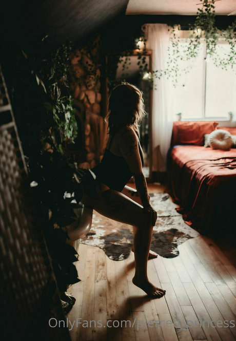 pierced princess actrice nue image