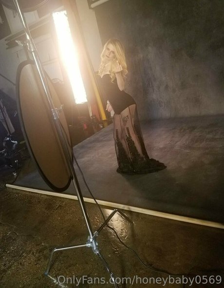 honeybaby0569 modèle nu archive