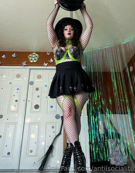 antiisocialite star du porno en haute qualité archive