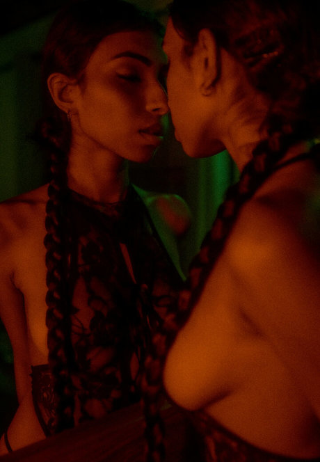 Hashini Guruge modèle pornographique image