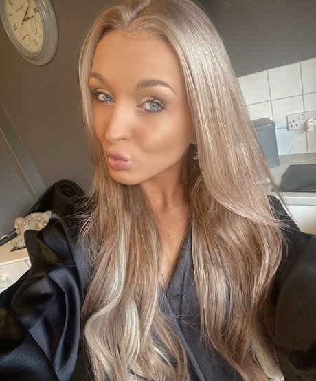 Saffronleigh actrice adulte photos