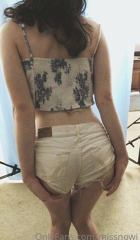 missnowi actrice adulte des photos