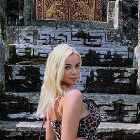 Helenqueen nus de stars du porno image