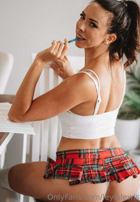 leylalewis star du porno chaud image