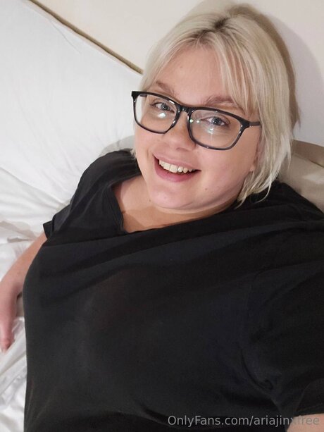 ariajinxfree sexe star photos