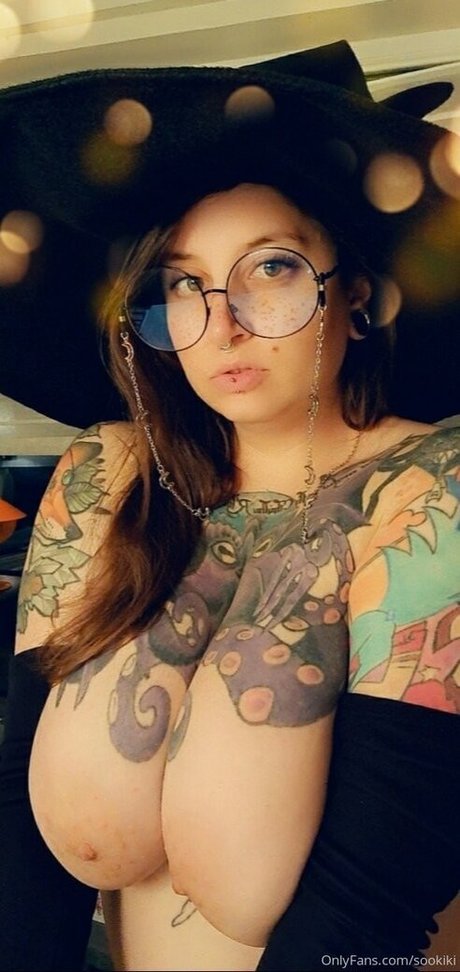 Sookiki beau modèle des photos