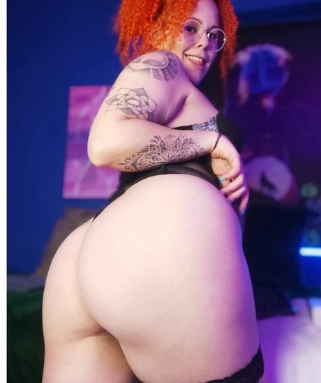 Alaska colors jolie star du porno archive