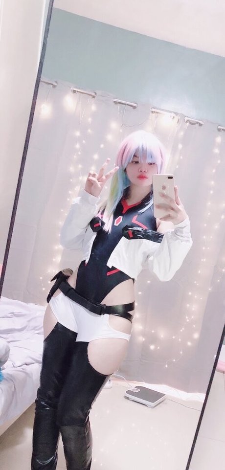 YueDayss étoile adulte des photos