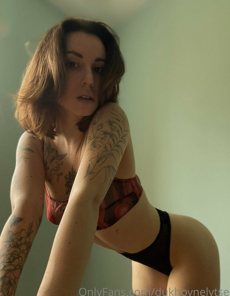 dukhovnelytse modèle chaud galeries