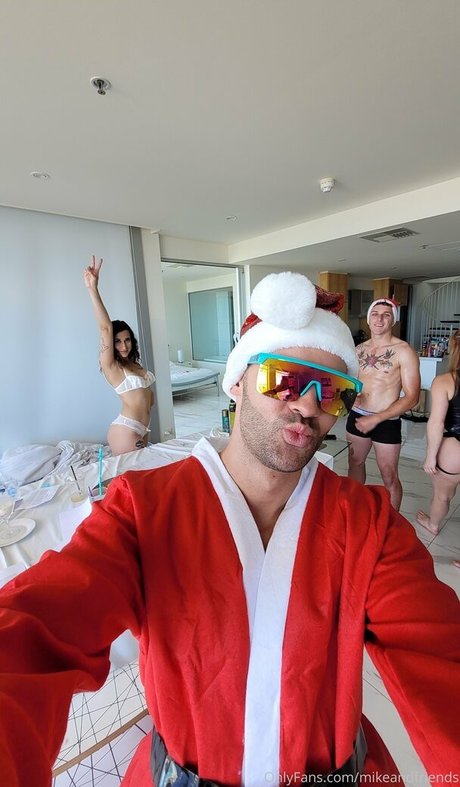 mikeandfriends modèle xxx collection