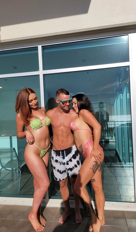 mikeandfriends modèle porno photo