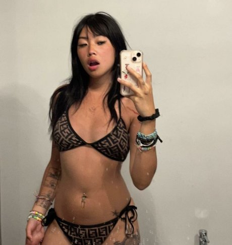 Beabadoobee jolie star du porno img