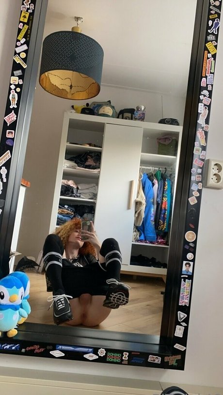 rousse aux gros seins onlyfans haute qualité gratuit image