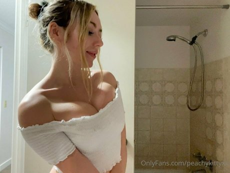peachykittyxx star du porno exclusive images