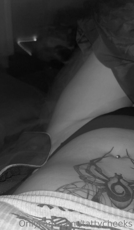 tattycheeks étoile nue galerie