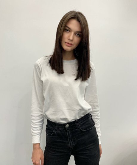 Sasha Zotova star pornographique image