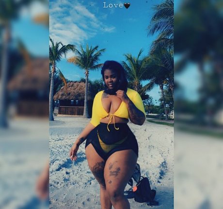 Krissylovesroses actrice libre collection