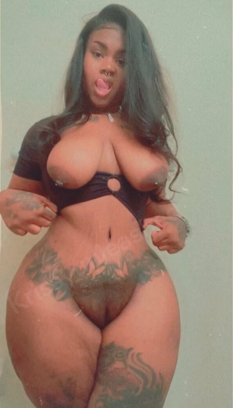 Krissylovesroses joli modèle photos