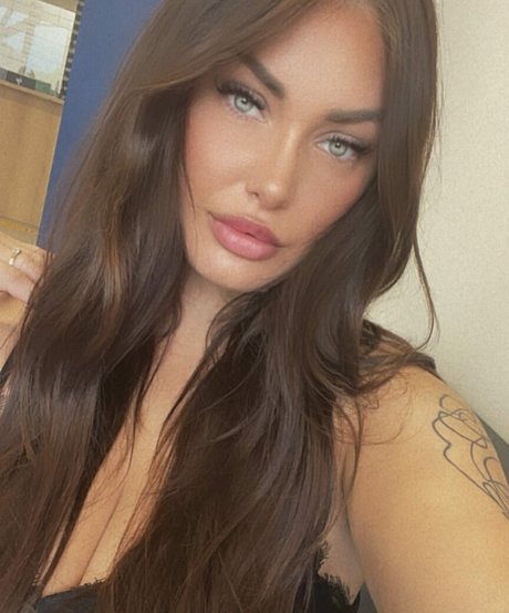 chauffeur de camion uniquementfans érotique gratuit image