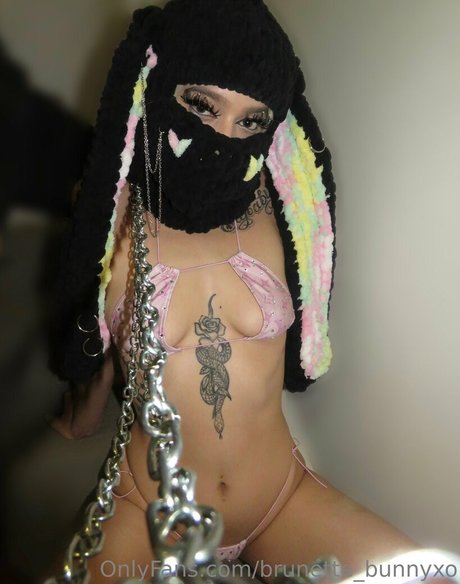 brunette bunnyxo modèle hd images