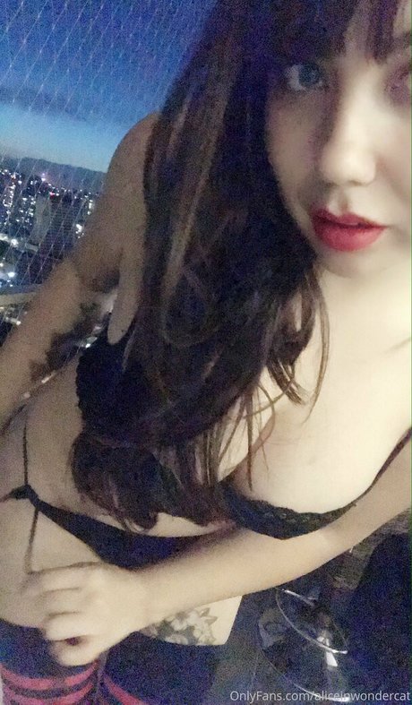 Aliceinwondercat modèle xxx galerie