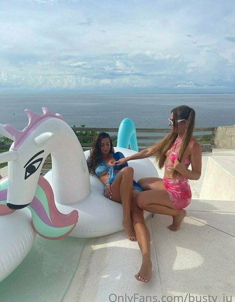 fétichisme des pieds ébène onlyfans adulte chaud photos