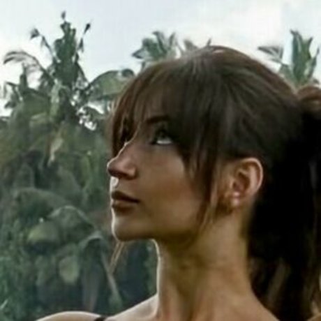 Charlotte Lion star du porno galeries