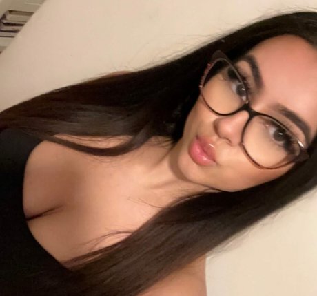 Suman Maria modèle pornographique photo