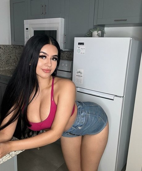 Suman Maria modèles nus images