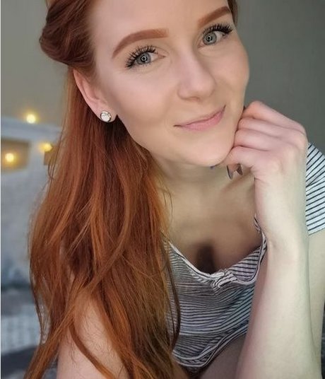 LittleBee star du porno érotique des photos