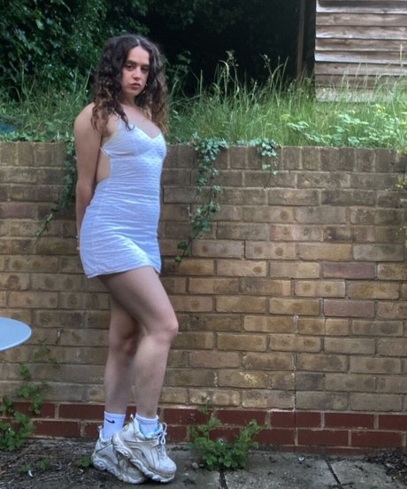 Venus Energy nus de stars du porno img