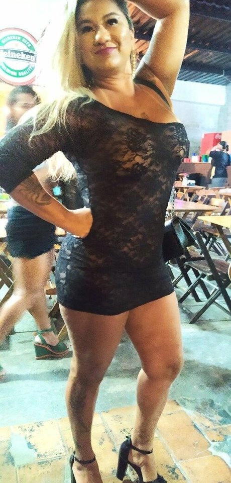 Grasiely Guanandy étoile érotique collection