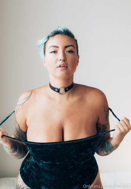 lingerie blanche onlyfans sexy belle image