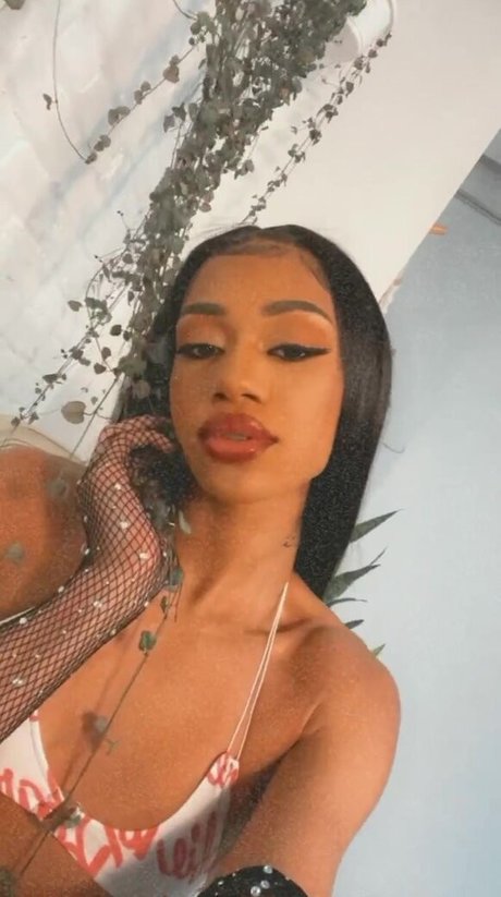 MswetwetBanks star du porno gratuit archive