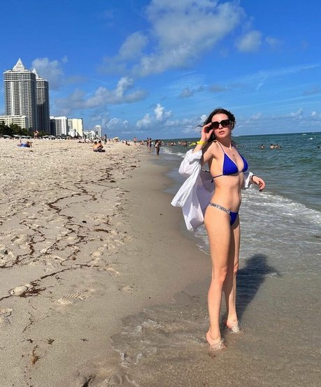 Melis Sezen modèle sexy collection