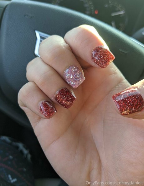 pom-pom girl nue onlyfans chaud des photos