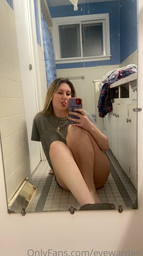 Eve Warden étoile xxx image