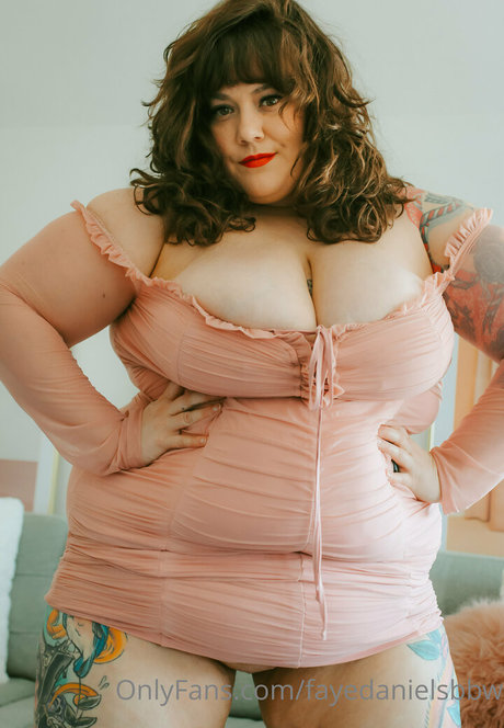 fayedanielsbbw haut modèle images