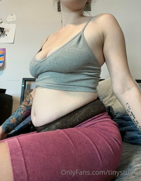 tinystuffer star du porno en haute qualité archive