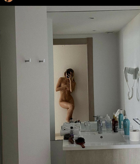 Maria Mingueza actrice érotique collection