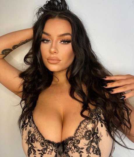 Leah X modèle artistique galerie