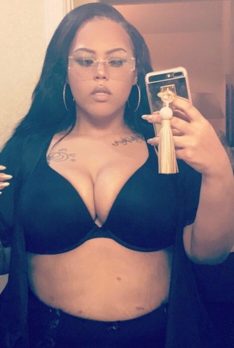 ayannacharelle actrice de nus des photos