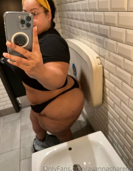 ayannacharelle modèle érotique image