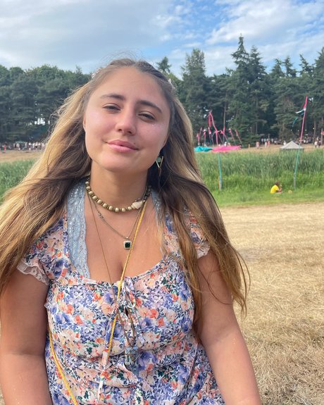 Lia Marie Johnson star du porno gratuite archive