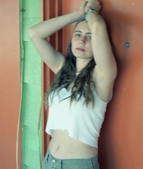 Lia Marie Johnson étoile adulte photos