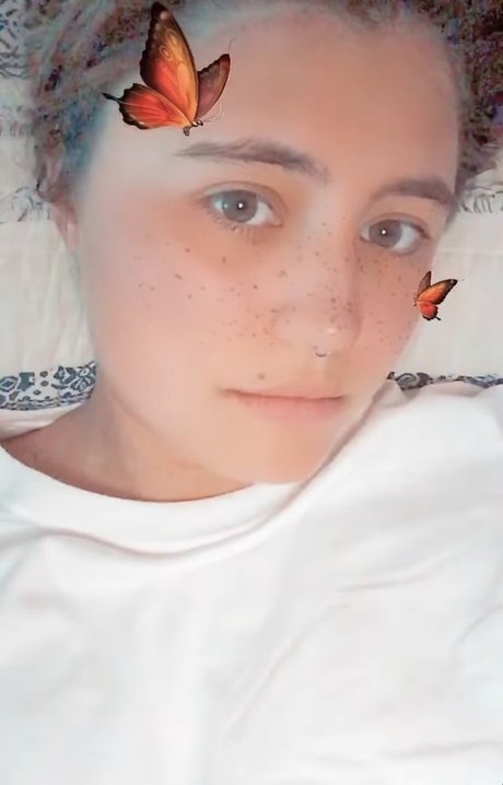 Lia Marie Johnson étoile de haute qualité img