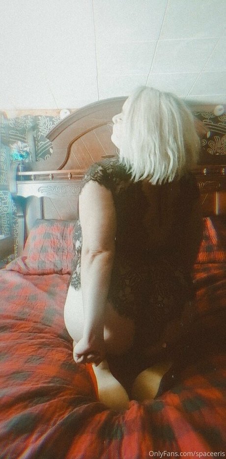 spaceEris nus star du porno galerie