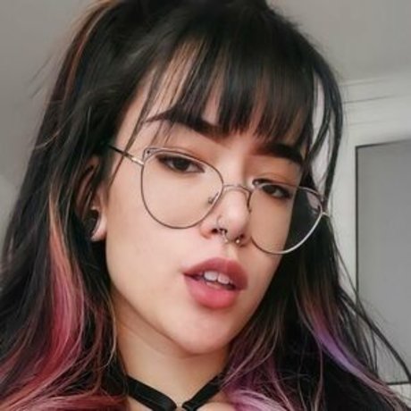 Badlovelyxx étoile adulte des photos